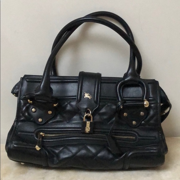 Burberry Handbags - 🌟SOLD🌟Auth Burberry shoulder bag